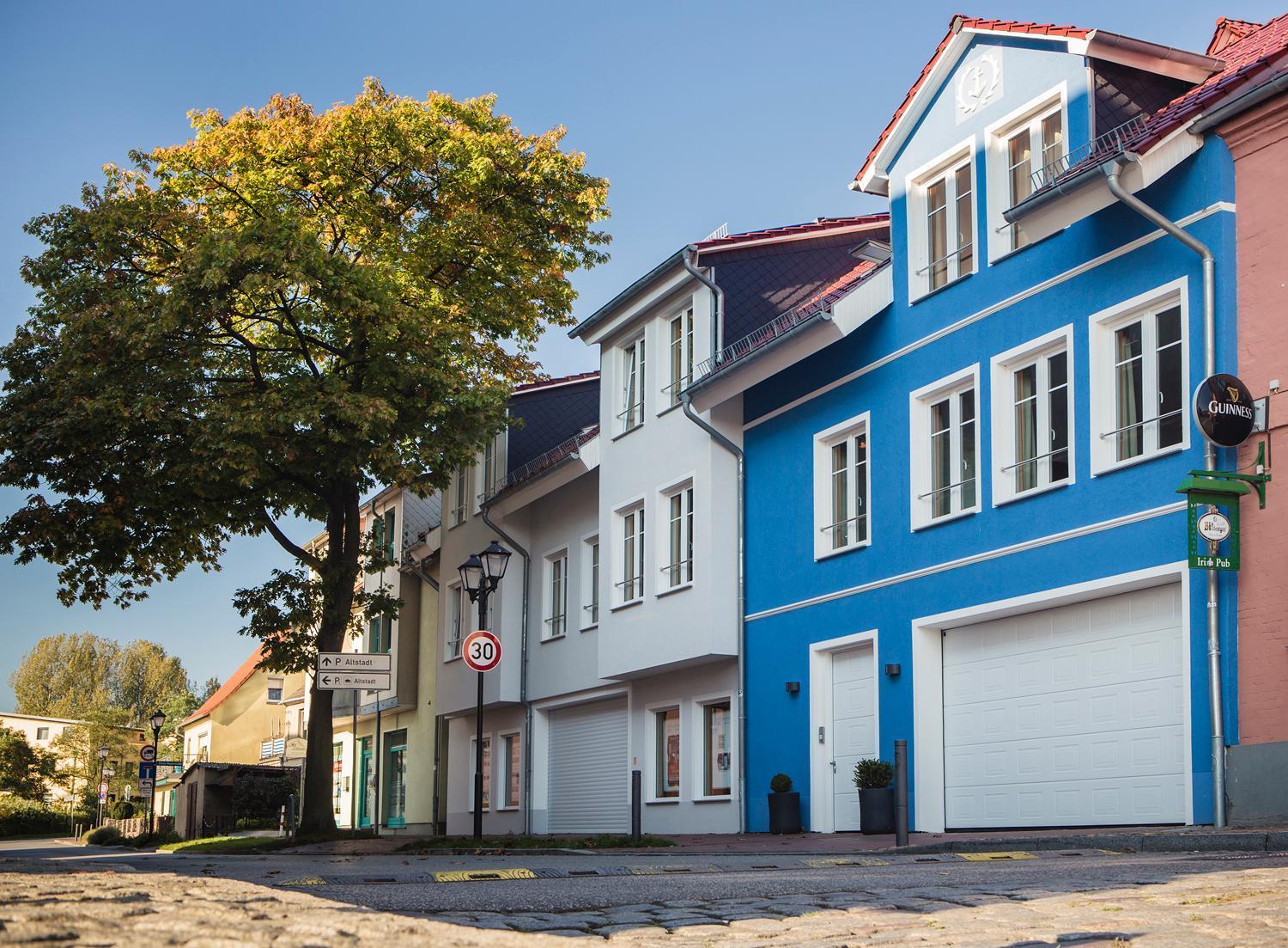 Hotel Am Yachthafen Waren  Buitenkant foto